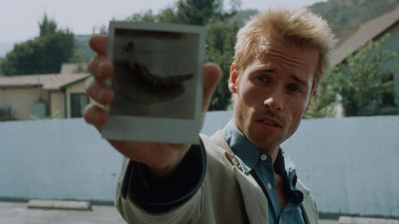 Memento (2000)