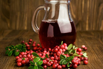 Cranberry Juice Benefits and Side Effects: What Is It Good For?