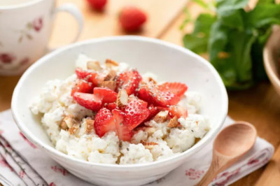 Lor Peyniri Kasesini Daha Besleyici Hale Getiren 5 Sağlıklı Ekleme